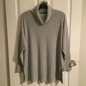 Woman’s tunic sweater top